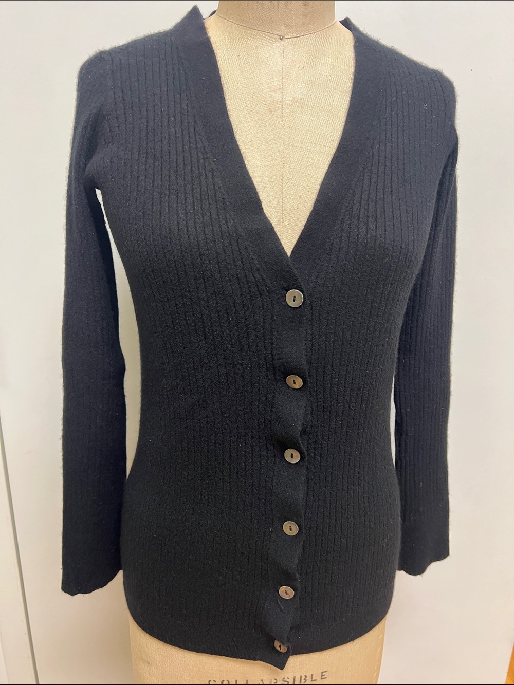 Vince Black Ribbed cashmere V-Neck Button Cardigan SZ small